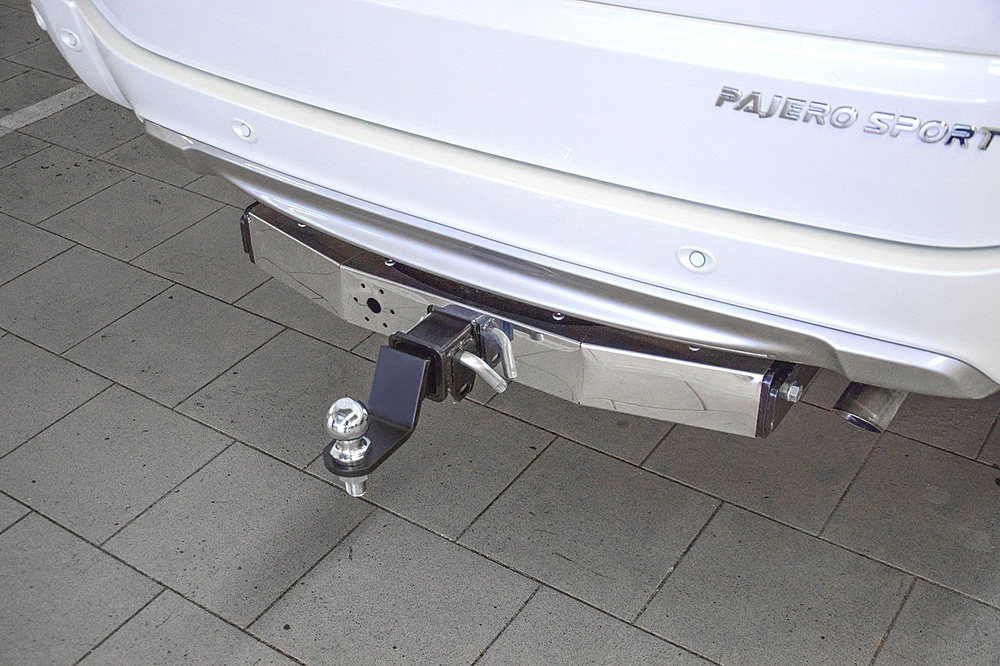 Фаркоп С НЕРЖ Накладкой MITSUBISHI Pajero Sport 2008-2020 съемный квадрат