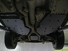 Jeep Grand Cherokee 2013-2018 V-3,0TD защита топливного бака (2 части)